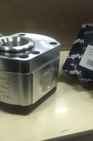 Насос шестеренный НШ 20A8.2X110G Lohr F00250742 , 1500 min , 8 литров , 250 bar